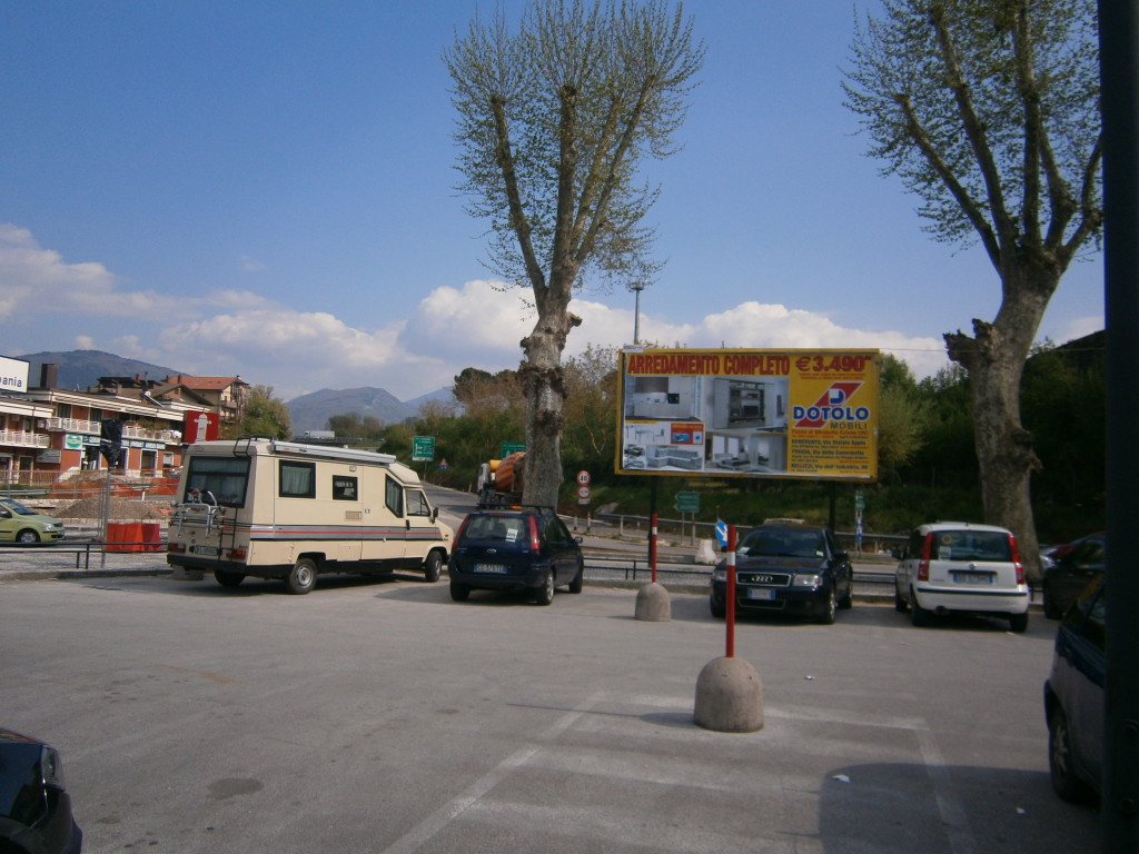Cimasa 128- Parcheggio C.le Appia (Unieuro)